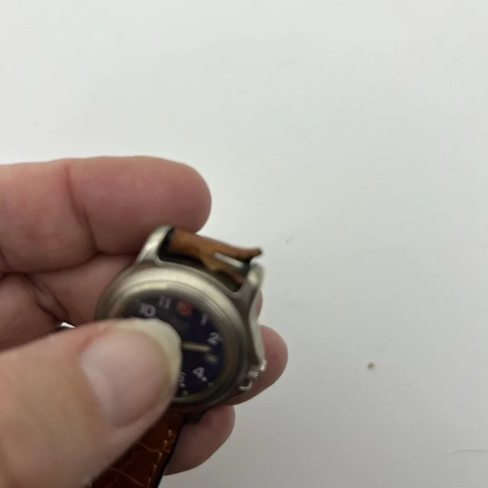 Vintage‎ Swiss Army women's 6000 watch for Part Only Water Resistant 330 Feet